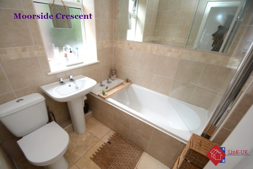 Moorside Crescent 6